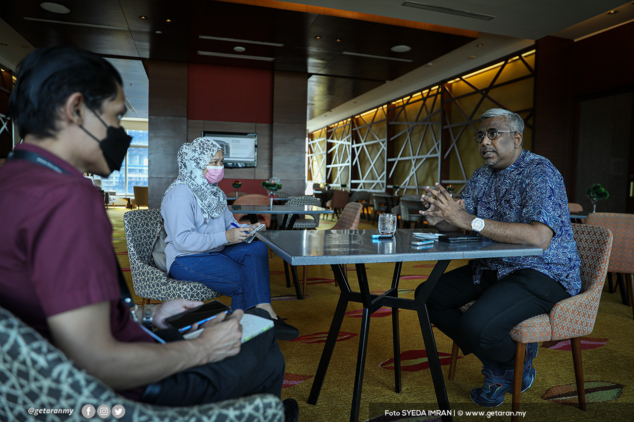 Ariff Farhan ditemubual oleh wartawan, baru-baru ini.