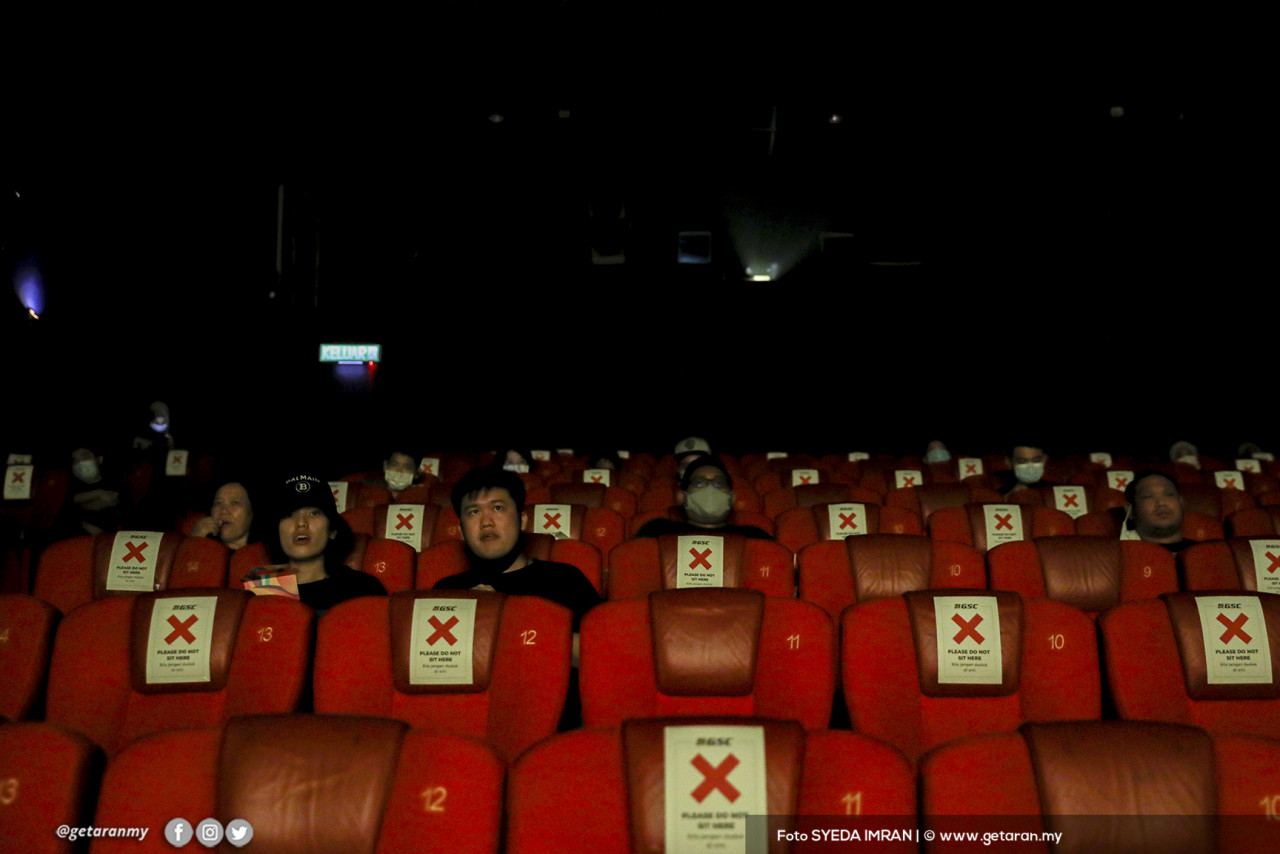 Tempat duduk yang ditanda 'X' adalah untuk menjaga penjarakkan fizikal.