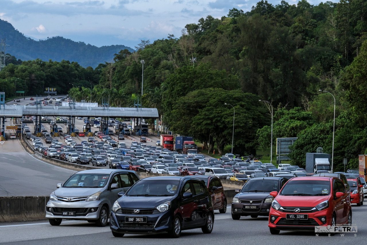 Kerajaan pada 20 Jun lalu mengumumkan tarikh akhir pengecualian cukai jualan kenderaan penumpang kekal pada 30 Jun 2022, namun tempoh pendaftaran kenderaan bagi menikmati insentif pengecualian cukai itu dilanjutkan sehingga 31 Mac 2023. - Gambar fail