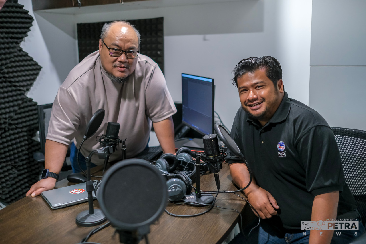 Untuk menjadi penyelam skuba, mereka yang berminat kena pandai berenang terlebih dahulu. - Gambar oleh Abdul Razak Latif