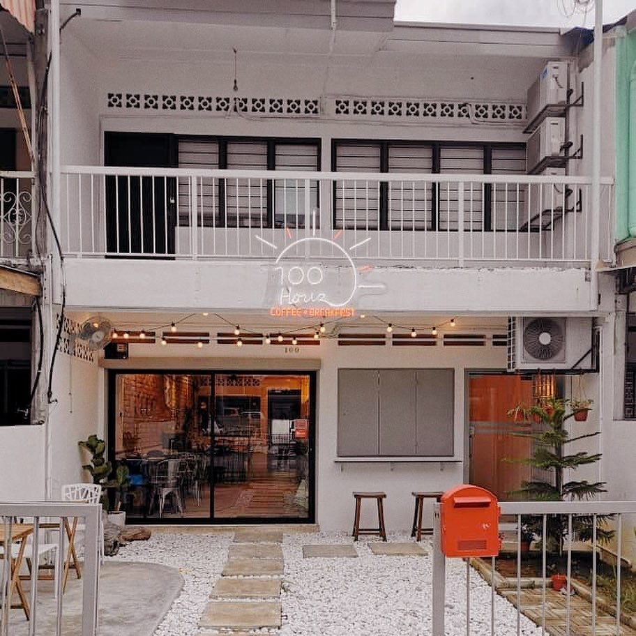 Ada pelbagai menu termasuk hidangan ala Inggeris di kafe ini - gambar @100 hauz