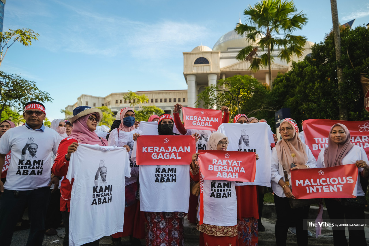 Mohammad Agus turut mempersoalkan tindakan Muhyiddin yang mendakwa tuduhan ke atasnya adalah pendakwaan politik terpilih - Gambar oleh Abdul Razak Latif