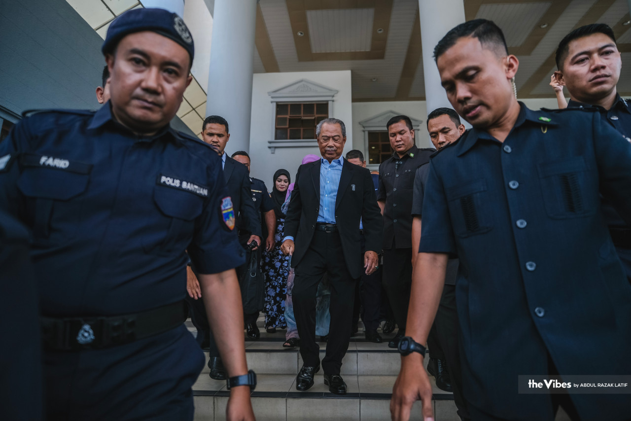 Muhyiddin telah didakwa atas tuduhan salah guna kuasa kerana memberikan semula pengecualian cukai yang diberikan kepada Yayasan Albukhary. - Gambar oleh Abdul Razak Latif