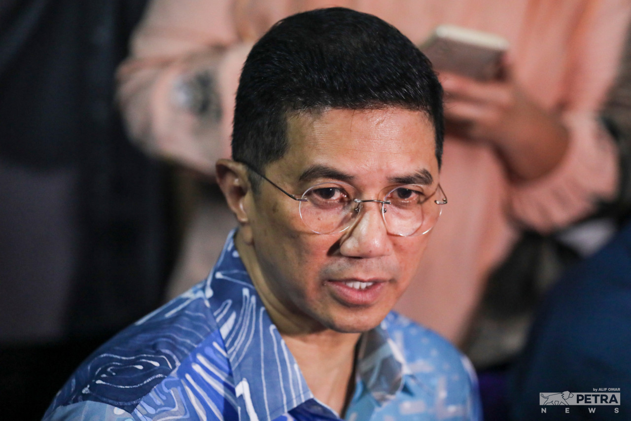 Azmin telah memberi kelulusan terhadap cadangan untuk menubuhkan Gerbang Maritim Selangor mengikut Pengarah Urusan Landasan Lumayan Sdn Bhd Syaiful Azmen Nordin. - Gambar fail