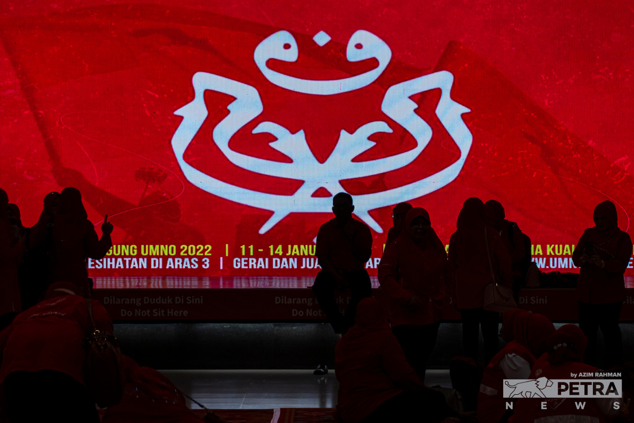 Bersama Noh Omar, empat lagi pemimpin UMNO Bahagian Tanjung Karang, termasuk anaknya diberikan notis untuk menemui jawatankuasa pengurusan UMNO pada 30 Januari ini - Gambar Fail
