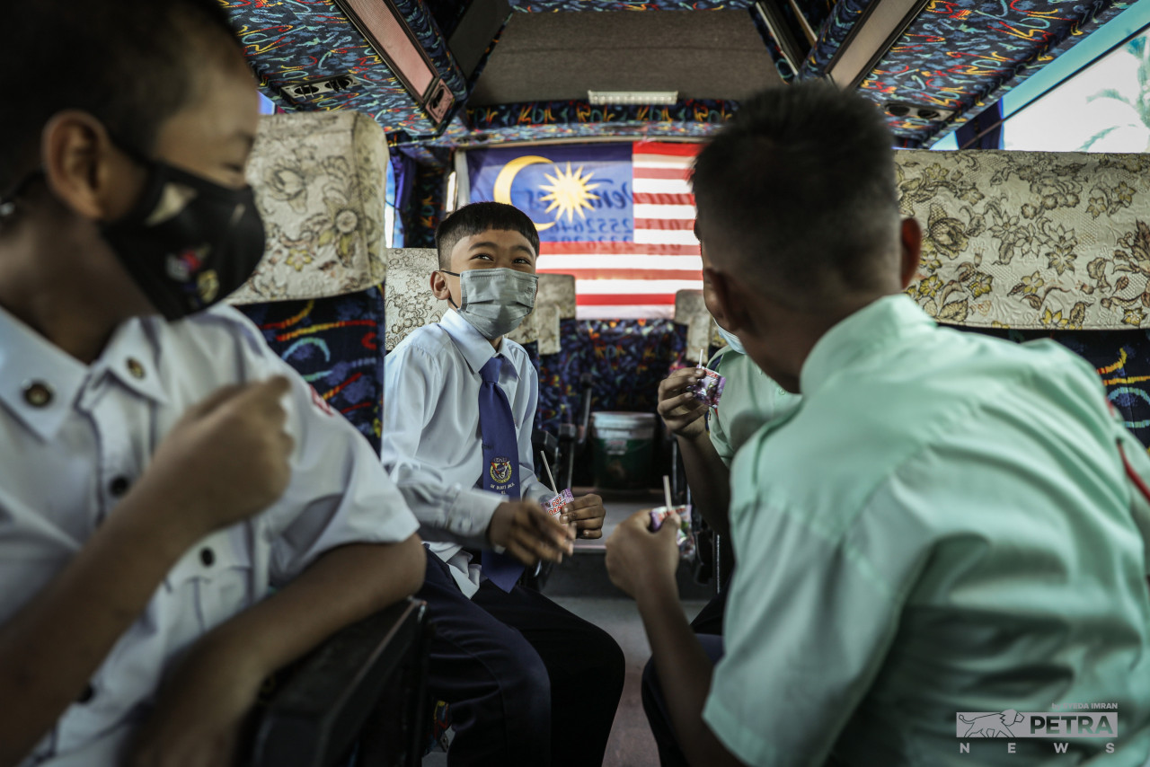 Dr Muruga Raj berkata orang ramai harus dididik secara berterusan bahawa pemakaian pelitup muka masih penting.