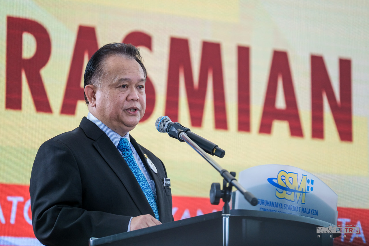 Alexander Nanta Linggi - Gambar oleh Razak Latif