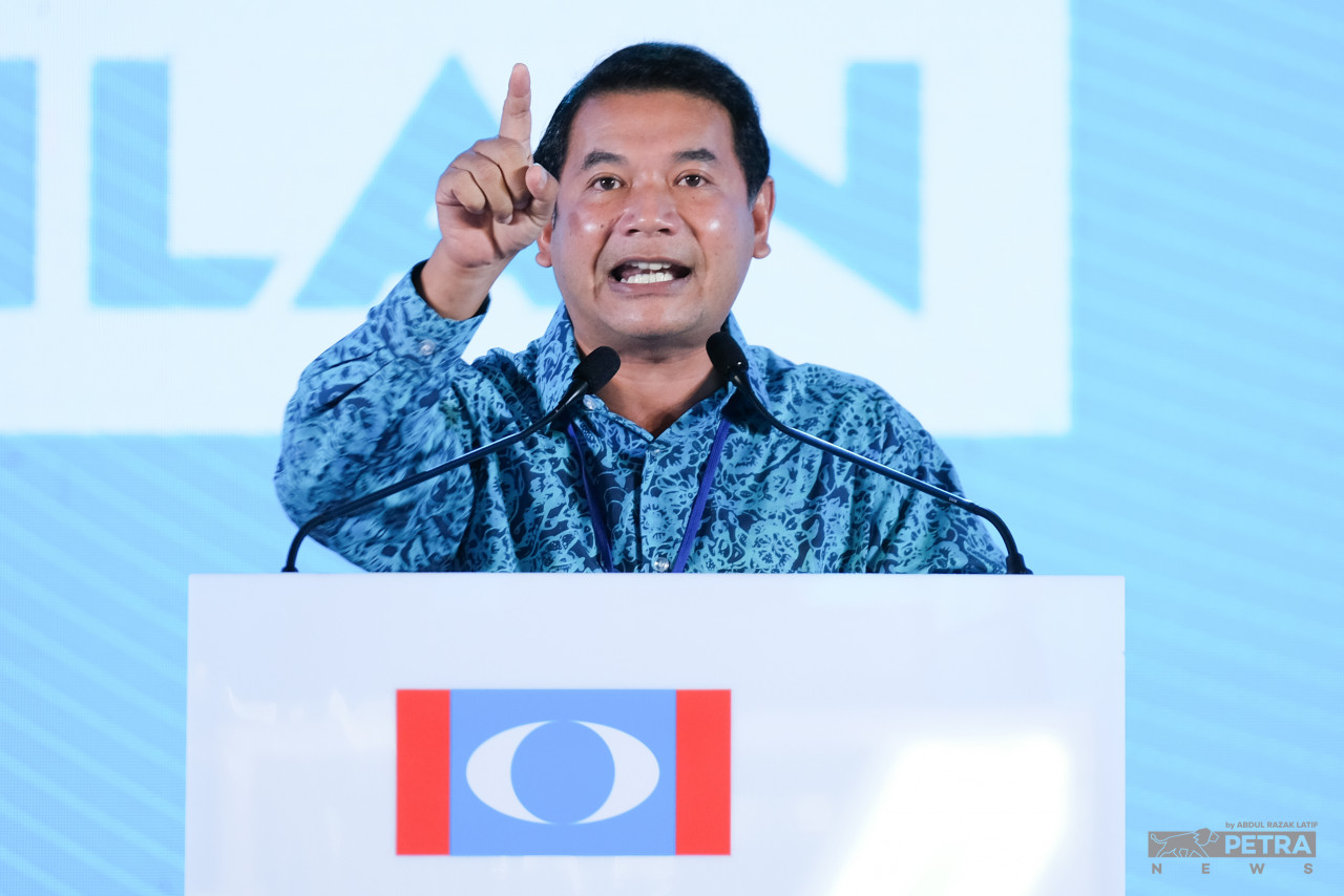 Rafizi berkata selepas seminggu memahami perkembangan terkini di kementeriannya, beliau akan mula mengeluarkan kenyataan politik sebagai Timbalan Presiden PKR mulai minggu depan.