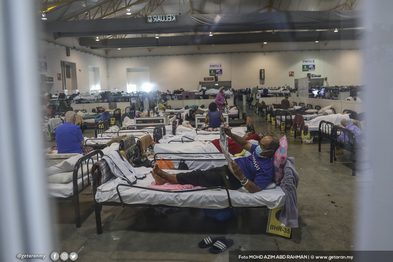 Skim perubatan ini akan membantu rakyat dari golongan B40 mendapatkan rawatan - gambar hiasan