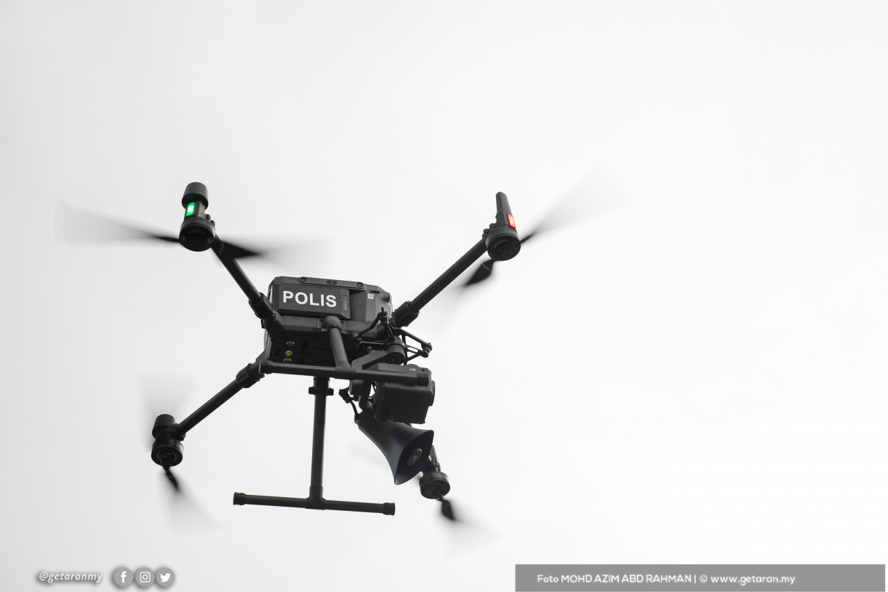 Dron boleh digunakan untuk membuat pemantauan dengan tumpuan diberikan di kawasan titik panas. - Gambar oleh Azim Abd Rahman