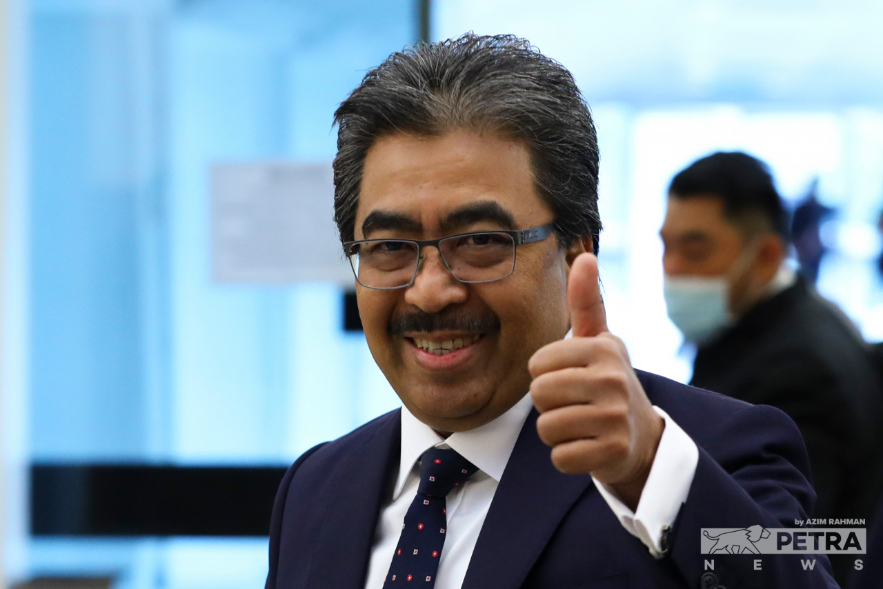 Johari Abdul Ghani - Gambar Fail