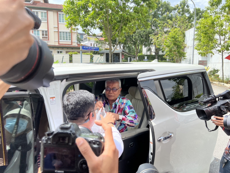 Ahmad Samsuri Mokhtar 