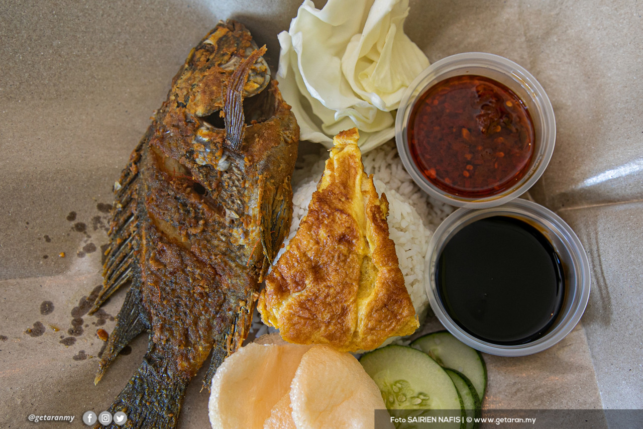 Salah satu juadah dari gerai Nasi Paka