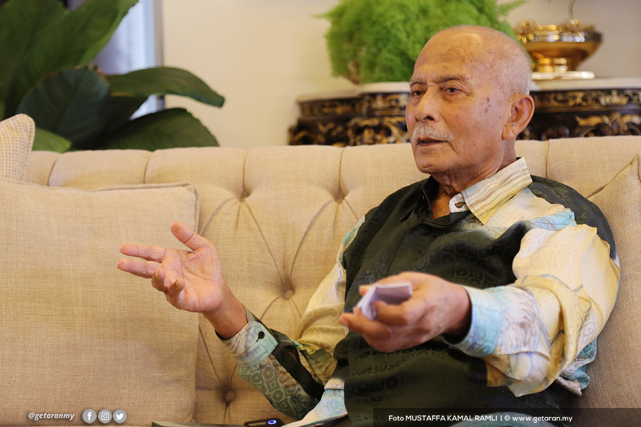 Hanif Omar berkata pihak British risau Tunku Abdul Rahman akan dipermainkan oleh Chin Peng dalam Rundingan Baling. - Gambar oleh Mustaffar Kamal