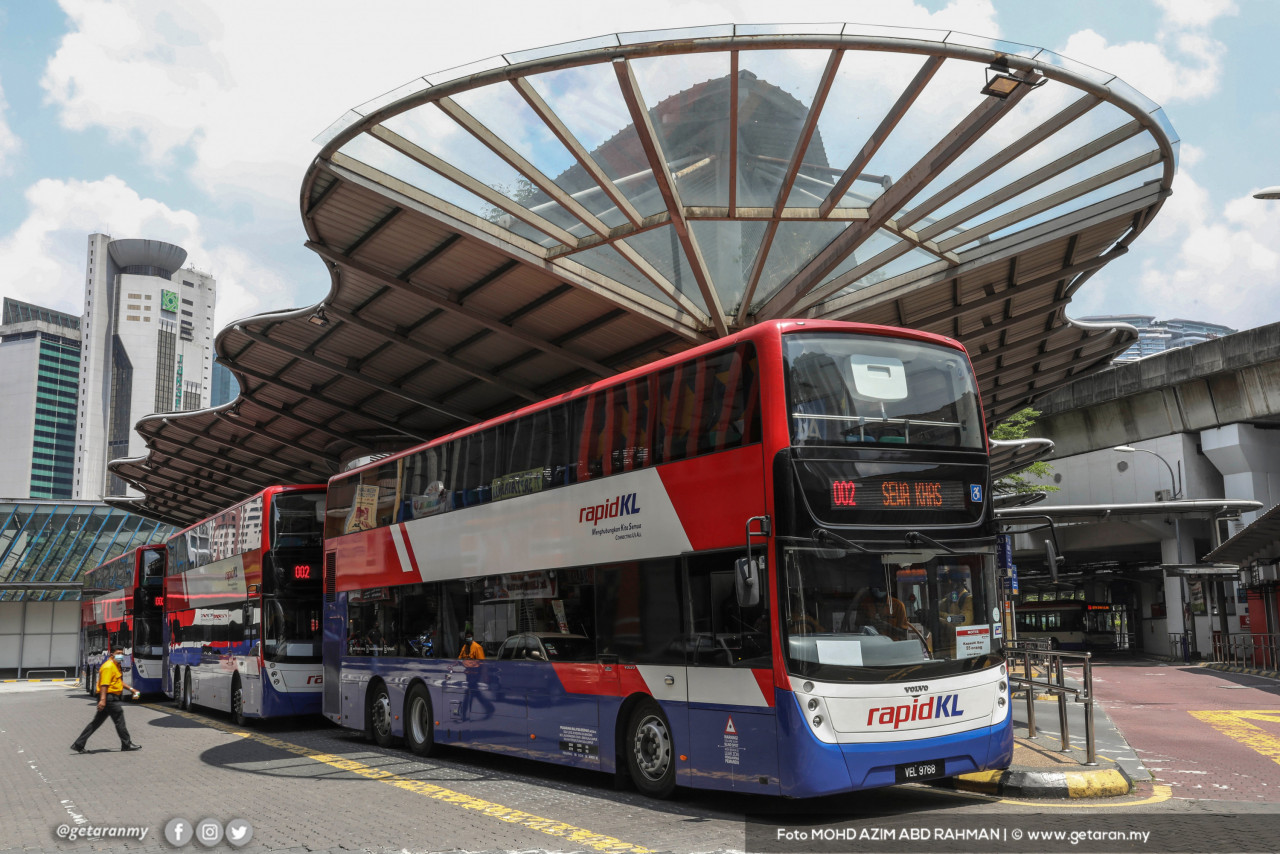Bas Rapid KL dijadikan sebagai perkhidmatan perantaraan untuk sementara waktu berikutan kemalangan semalam. - Gambar oleh Azim Rahman 