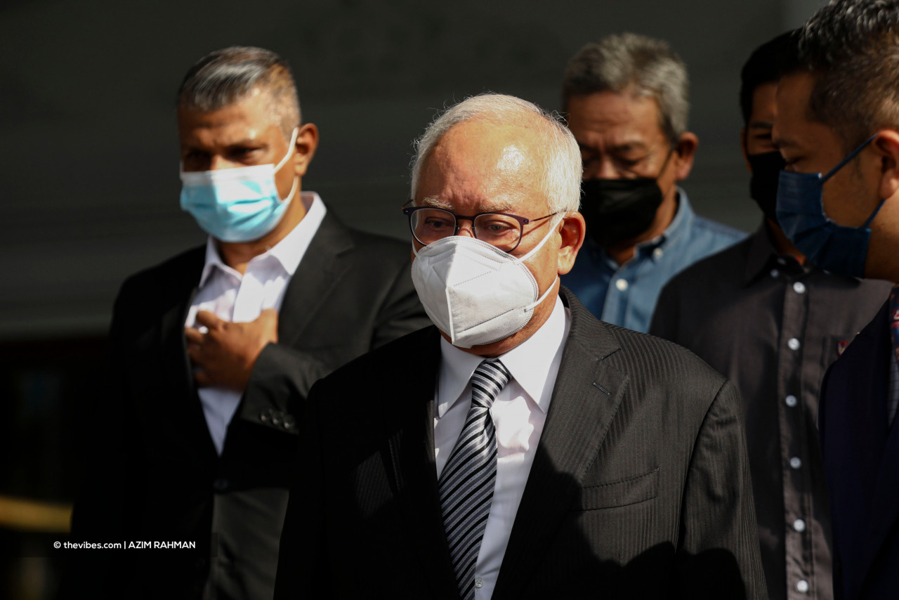 Mahkamah Persekutuan pada Khamis telah menolak permohonan Najib untuk menyemak semula sabitan dan hukuman penjara 12 tahun serta denda kerana menyeleweng RM42 juta dana SRC International Sdn Bhd. - Gambar oleh Azim Rahman
