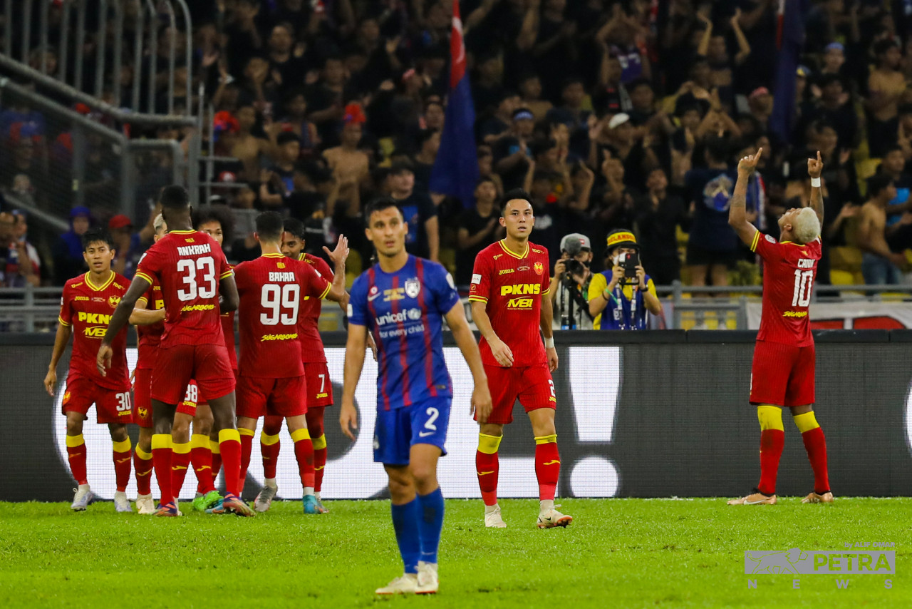 Skuad Selangor kendalian Tan Cheng Hoe menampilkan persembahan terpuji pada 45 minit pertama perlawanan - Gambar oleh Alif Omar