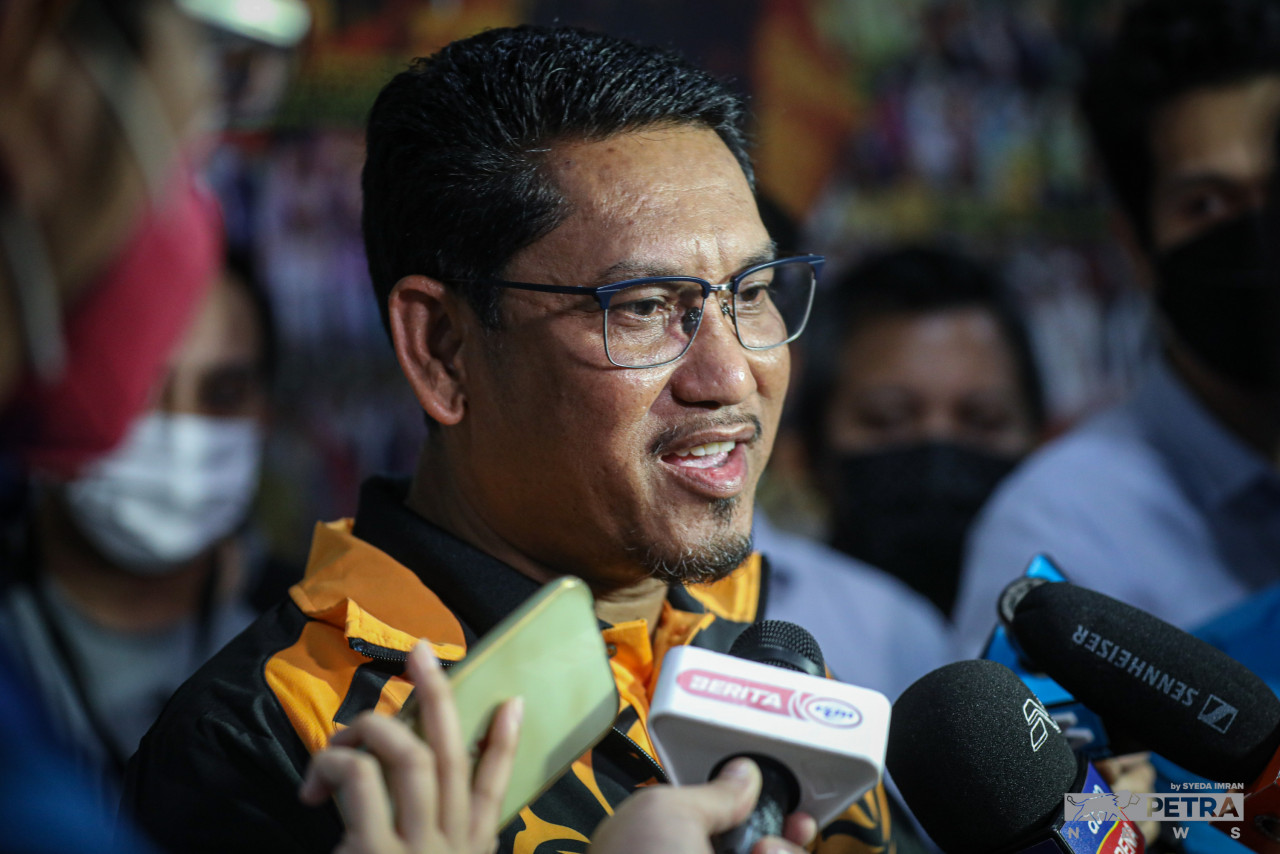 Ahmad Faizal Azumu - Gambar fail