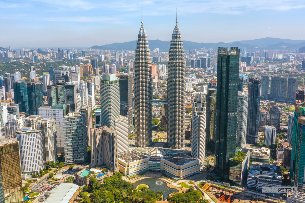 Inisiatif Keluarga Malaysia menggariskan 15 agenda bagi membangunkan negara.