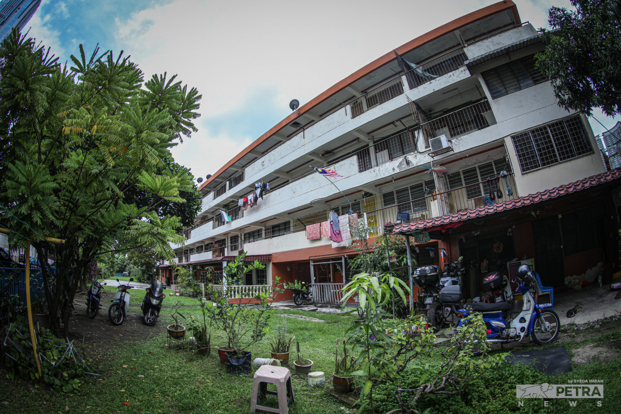 Keseluruhannya terdapat 98 rumah teres dan 264 unit pangsapuri. 