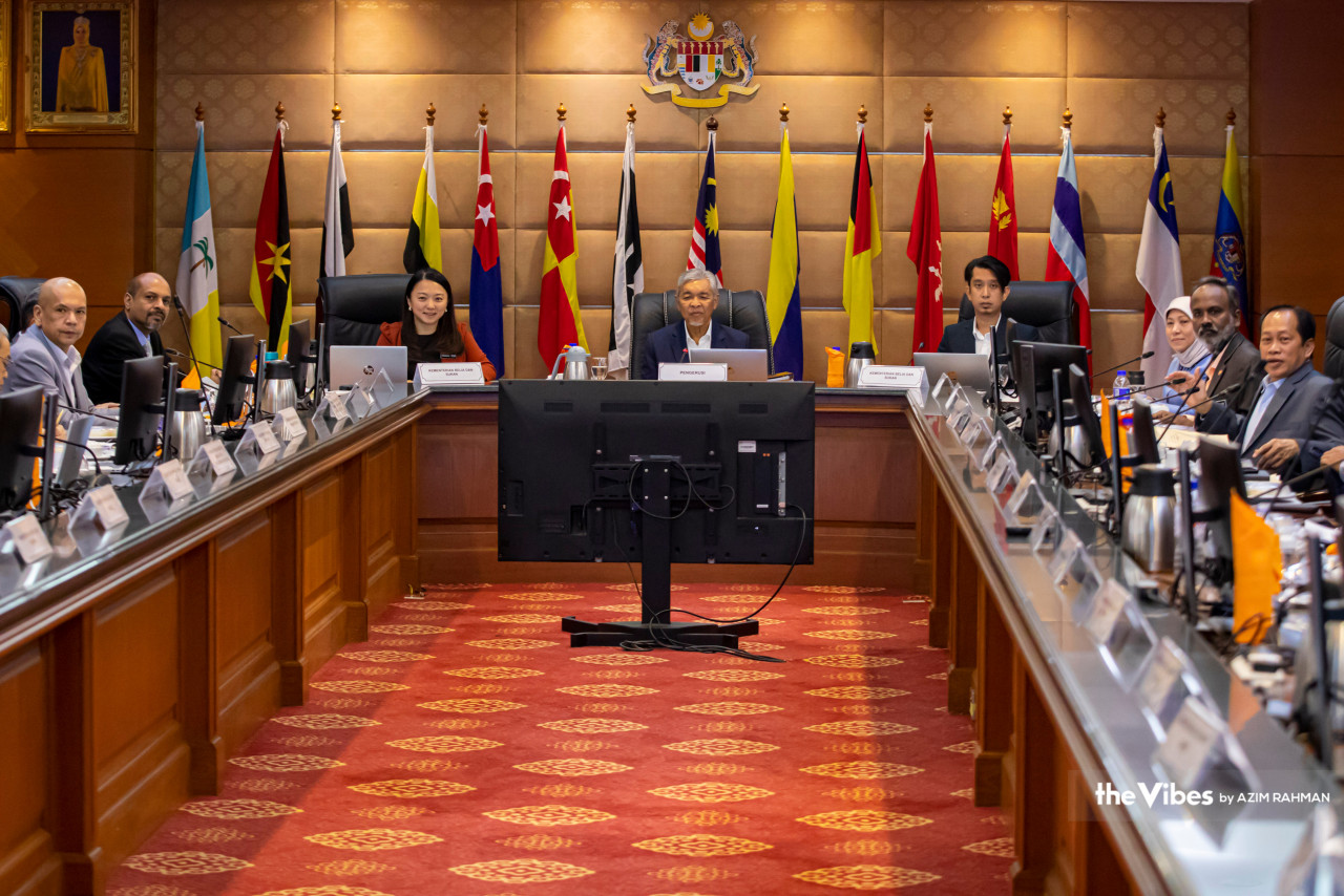 Ahmad Zahid Hamidi ketika mempengerusi Mesyuarat Jawatankuasa Kabinet Pembangunan Sukan (JKPS) di sini hari ini.
