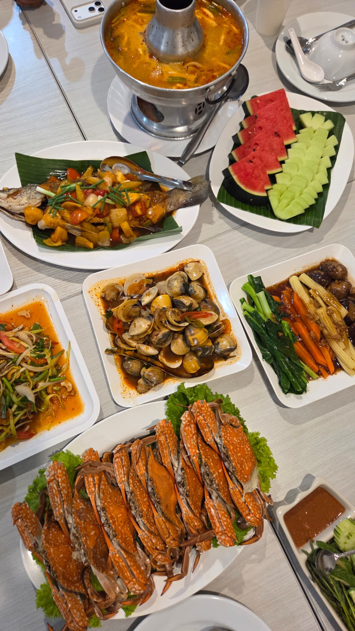 Makanan halal untuk sepanjang trip, jadi tak perlu ragu-ragu untuk menjamu selera