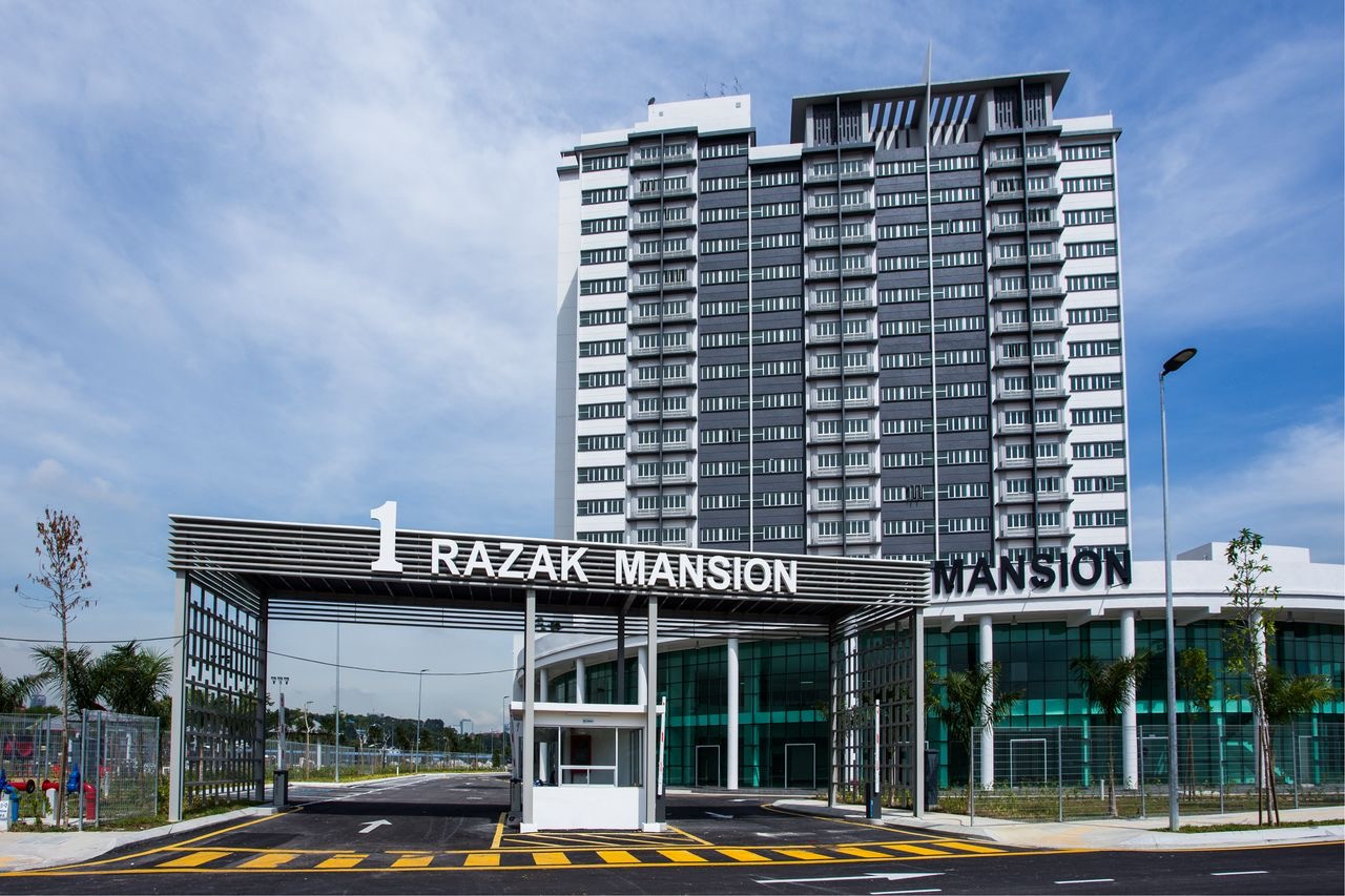 Pangsapuri Razak Mansion yang sudah dibangunkan semula