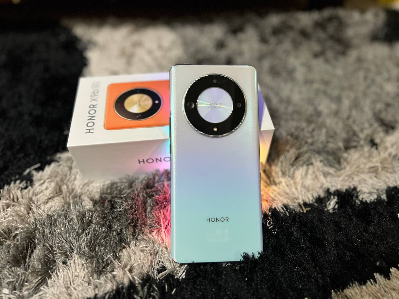 Tetapan tri-kamera Honor X9b 5G