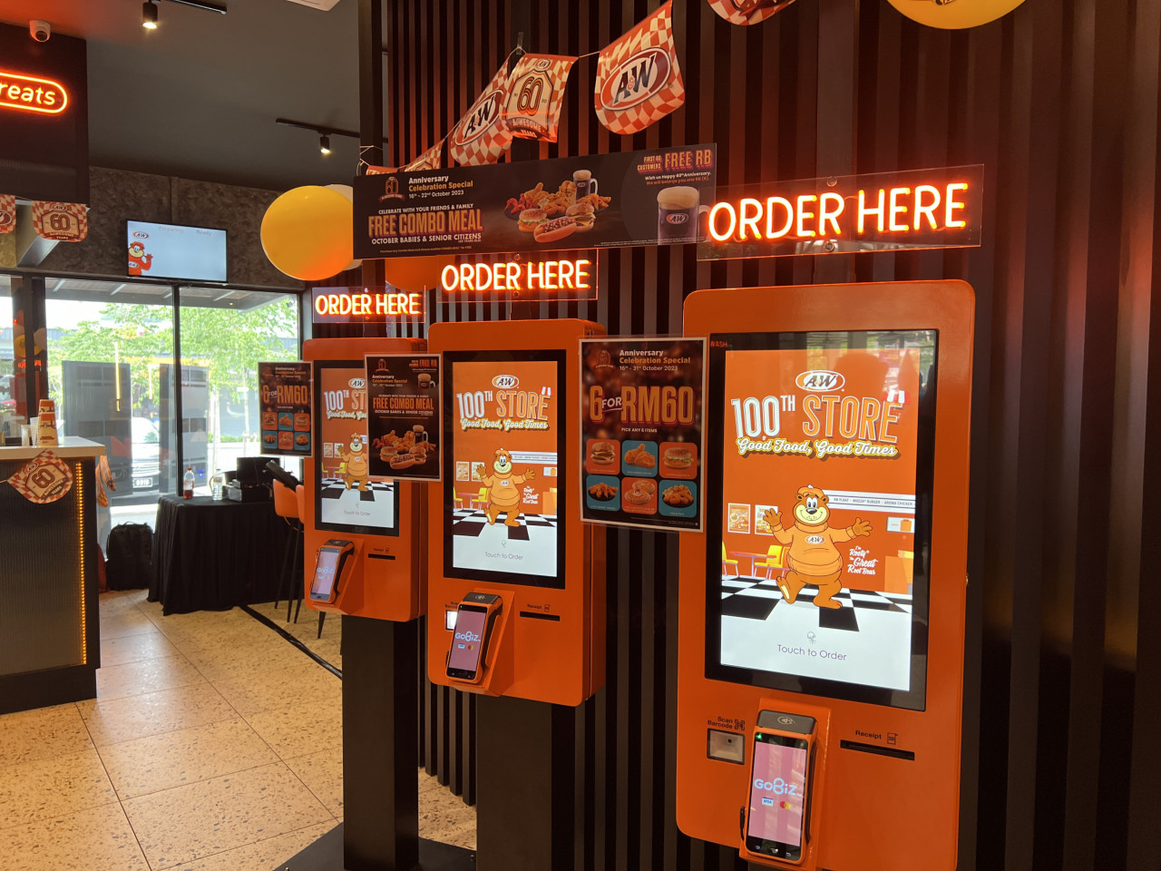 Kiosk pesan sendiri A&W