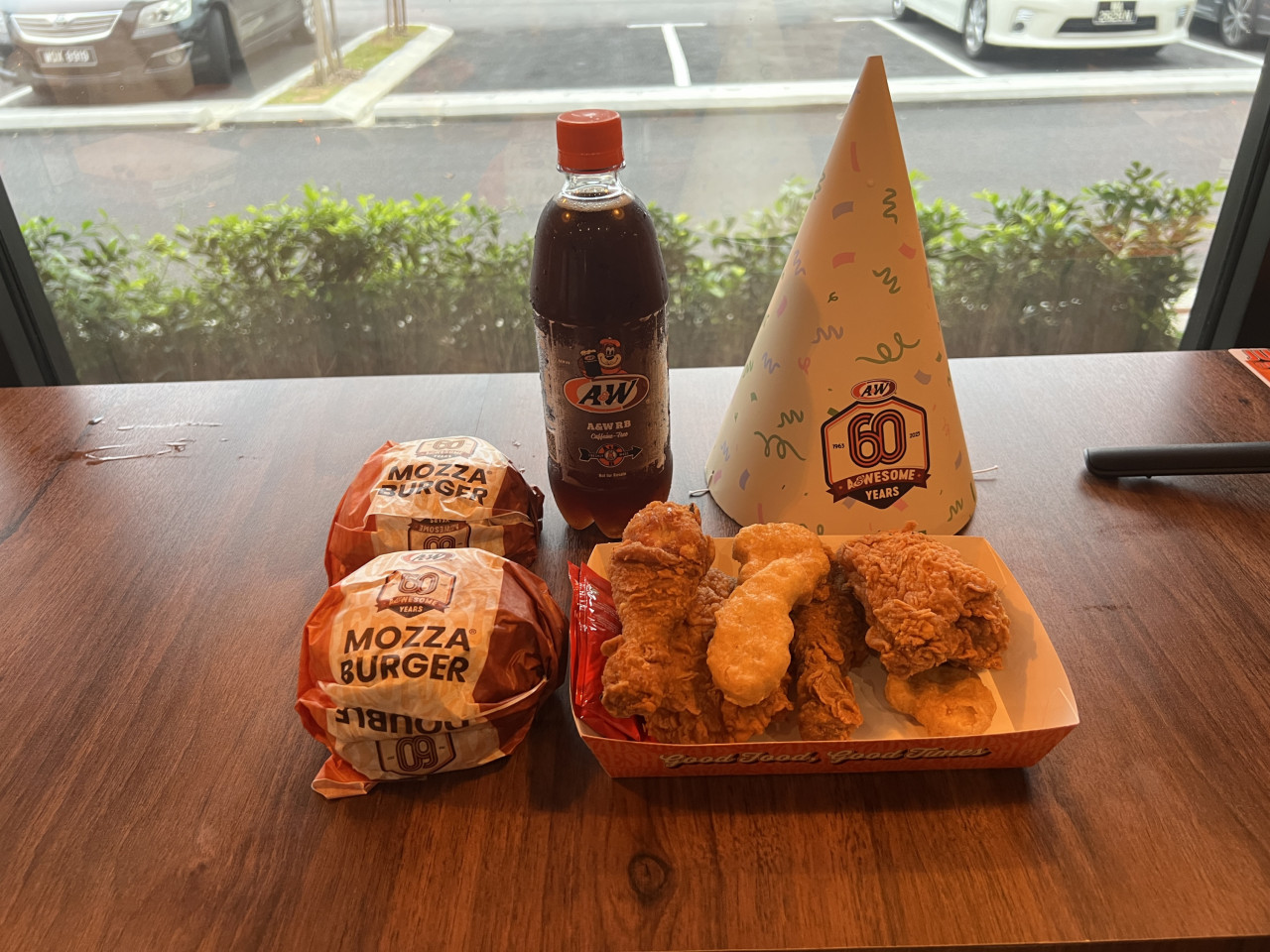 Antara menu pilihan di A&W