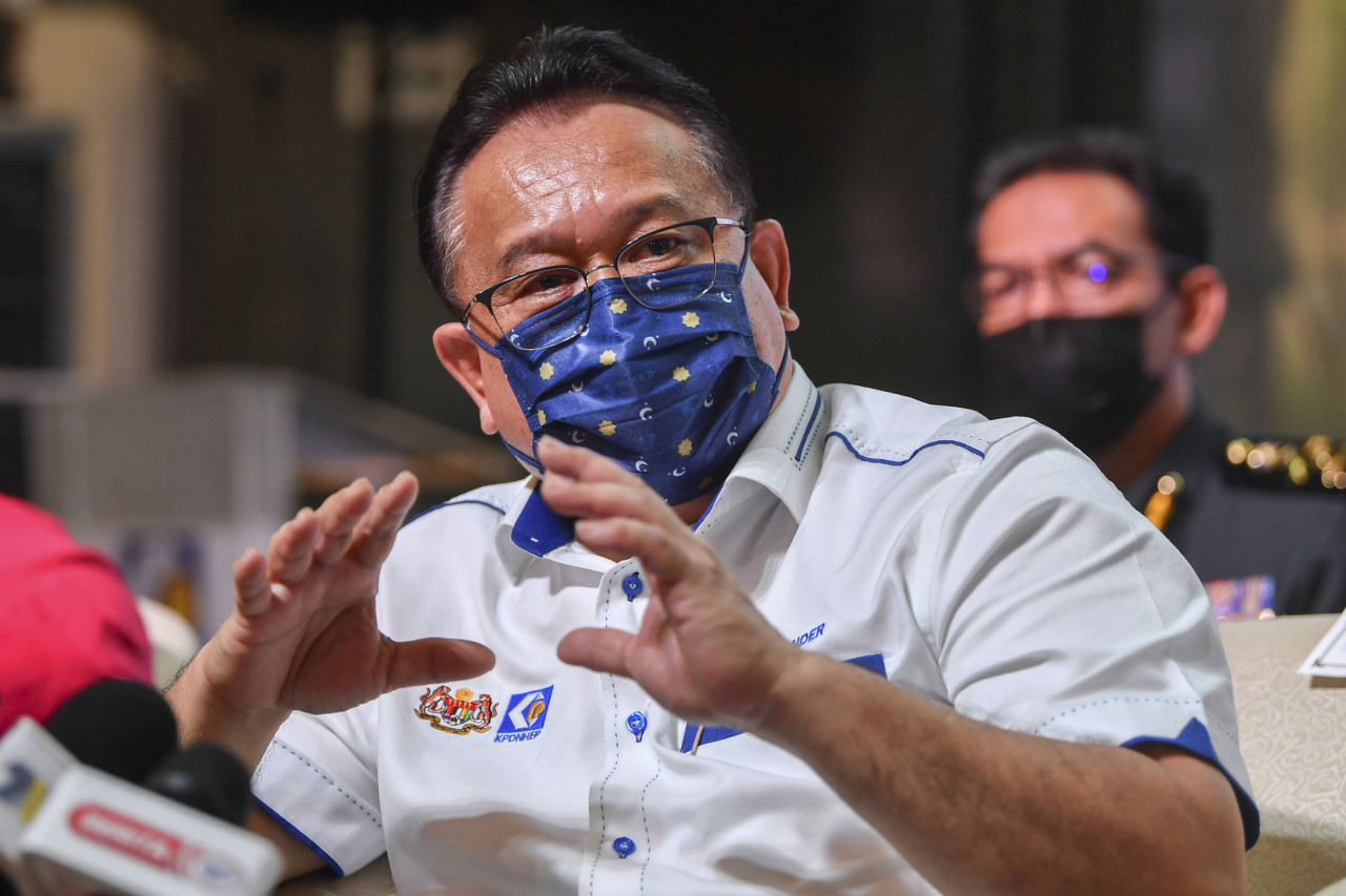 Alexander Nanta Linggi - Gambar fail Bernama