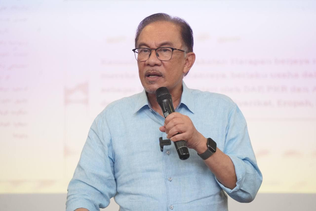 Anwar Ibrahim - Gambar dari Facebook Anwar Ibrahim