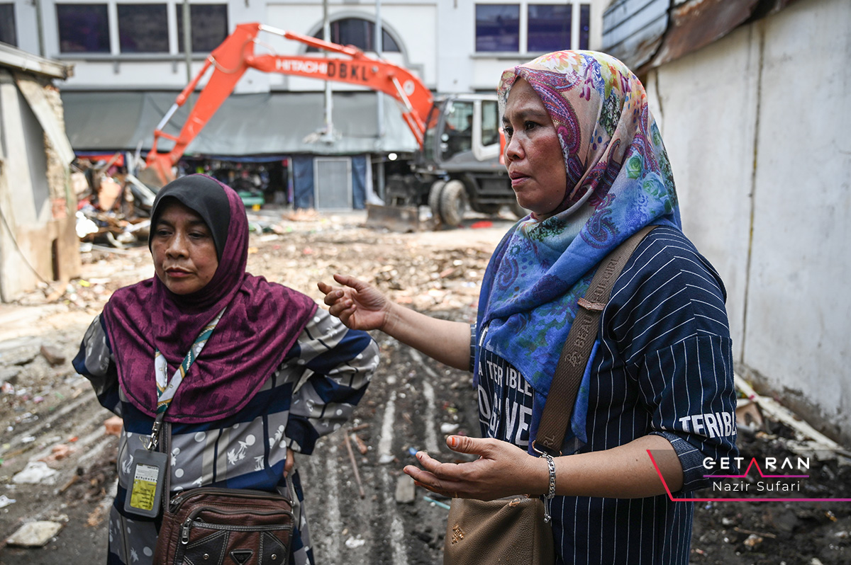 Nurul Aini Daud (kiri) dan Gayah (kanan) ketika ditemui wartawan Getaran, semalam. gambar Nazir Sufari