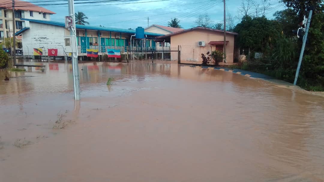 Keadaan di kawasan yang terkesan dengan banjir yang melanda Membakut dan Beaufort.
