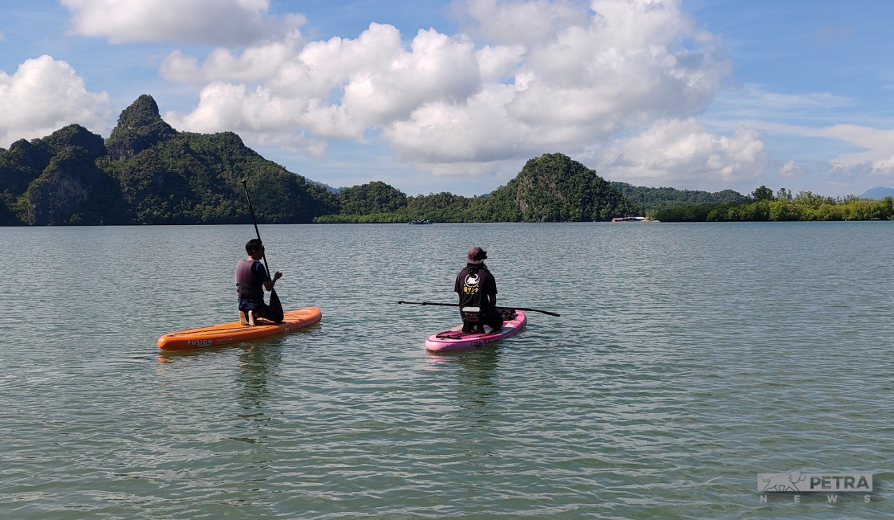 Aktiviti paddleboard