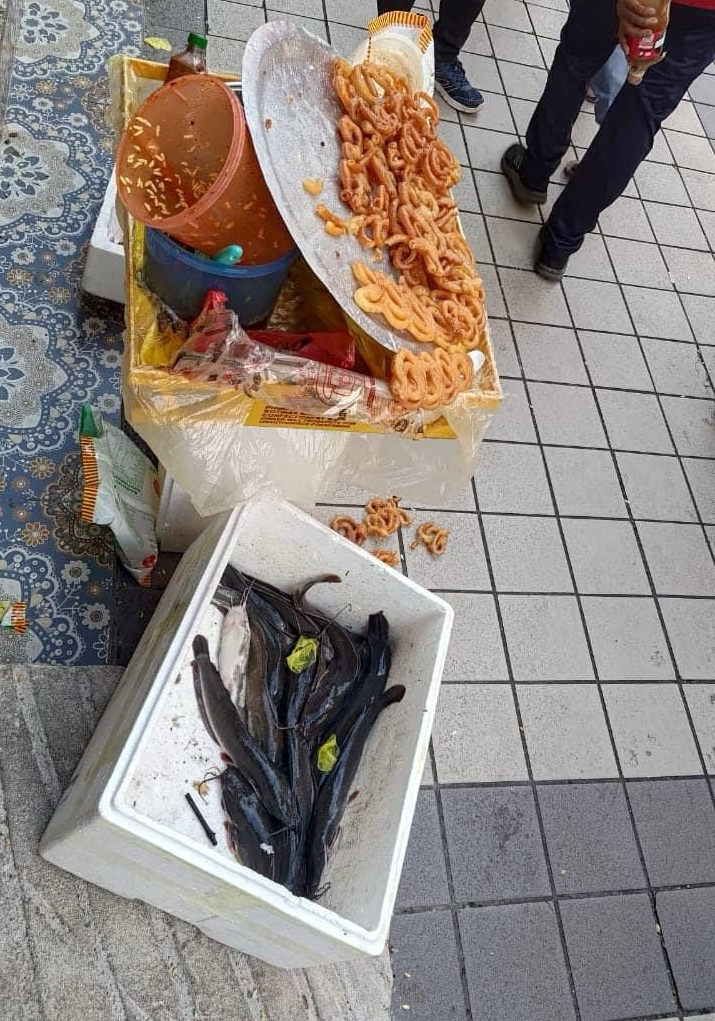 Makanan yang dijual peniaga - Gambar DBKL
