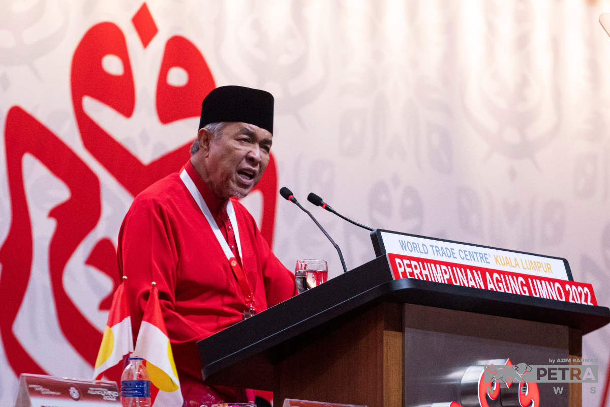 Ahmad Zahid semalam meminta semua pihak dalam parti itu berganding bahu melakukan reset atau perubahan secara drastik dengan segera demi kebaikan bersama - Gambar Fail
