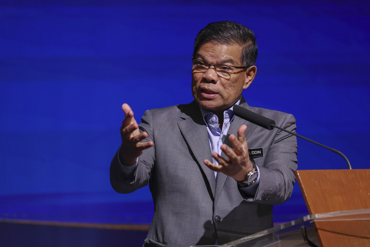 Saifuddin Nasution Ismail - Gambar Bernama