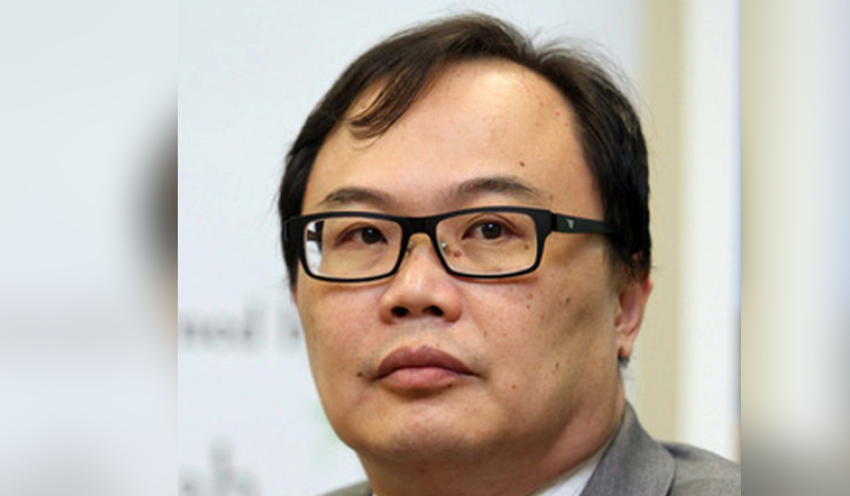 Dr James Chin