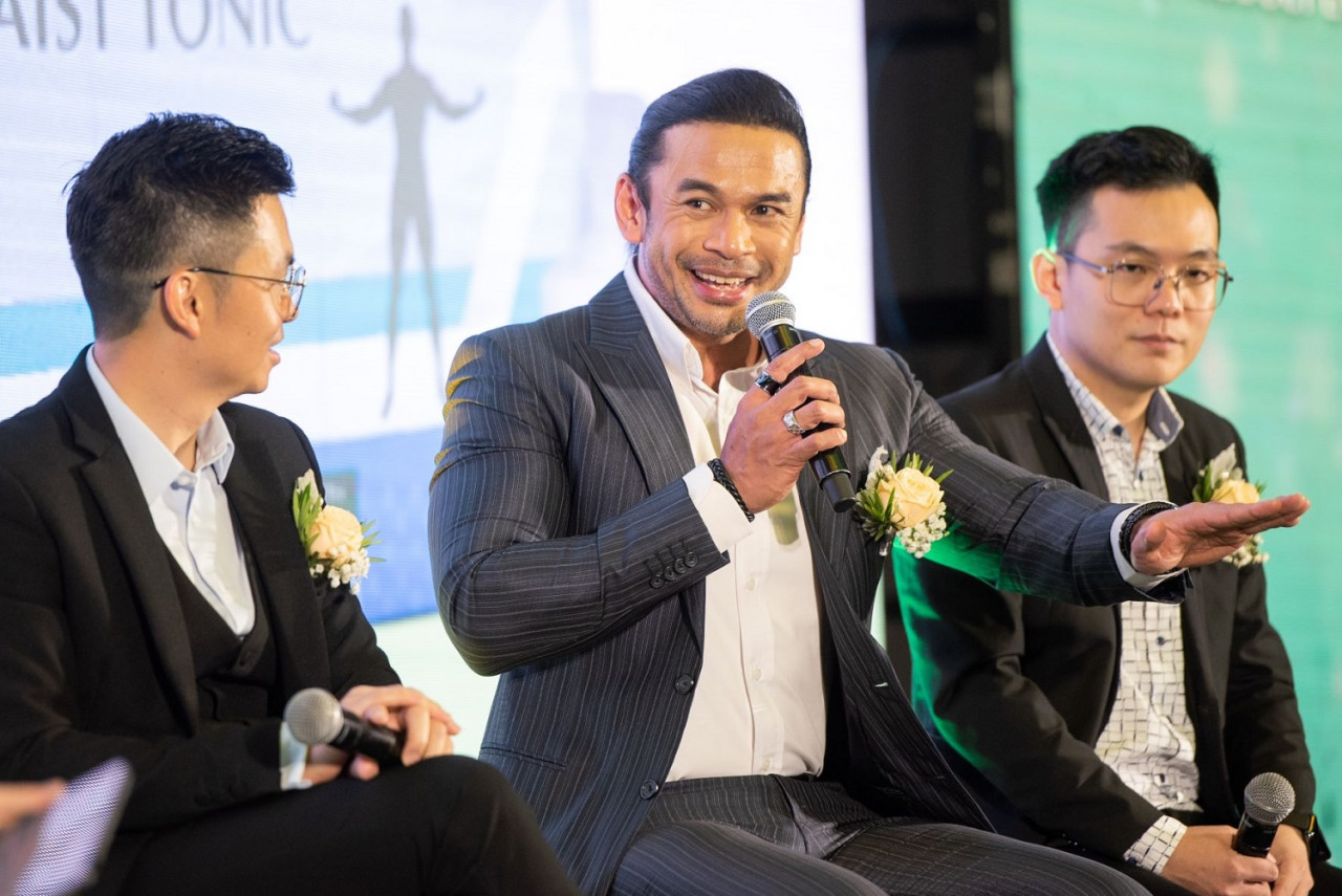 Duta Produk Ecolite, Norman Hakim yang juga pelakon berkongsi pengalaman mengambil Ecolite Waist Tonic.