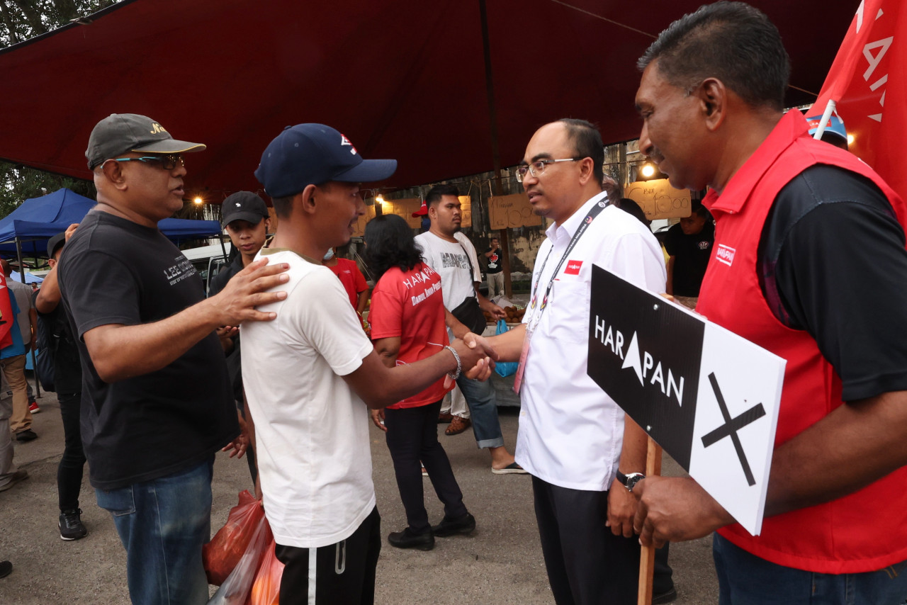 Dr. Mohamad Sofee Razak ketika 'walkabout' baru-baru ini - Gambar Fail Bernama