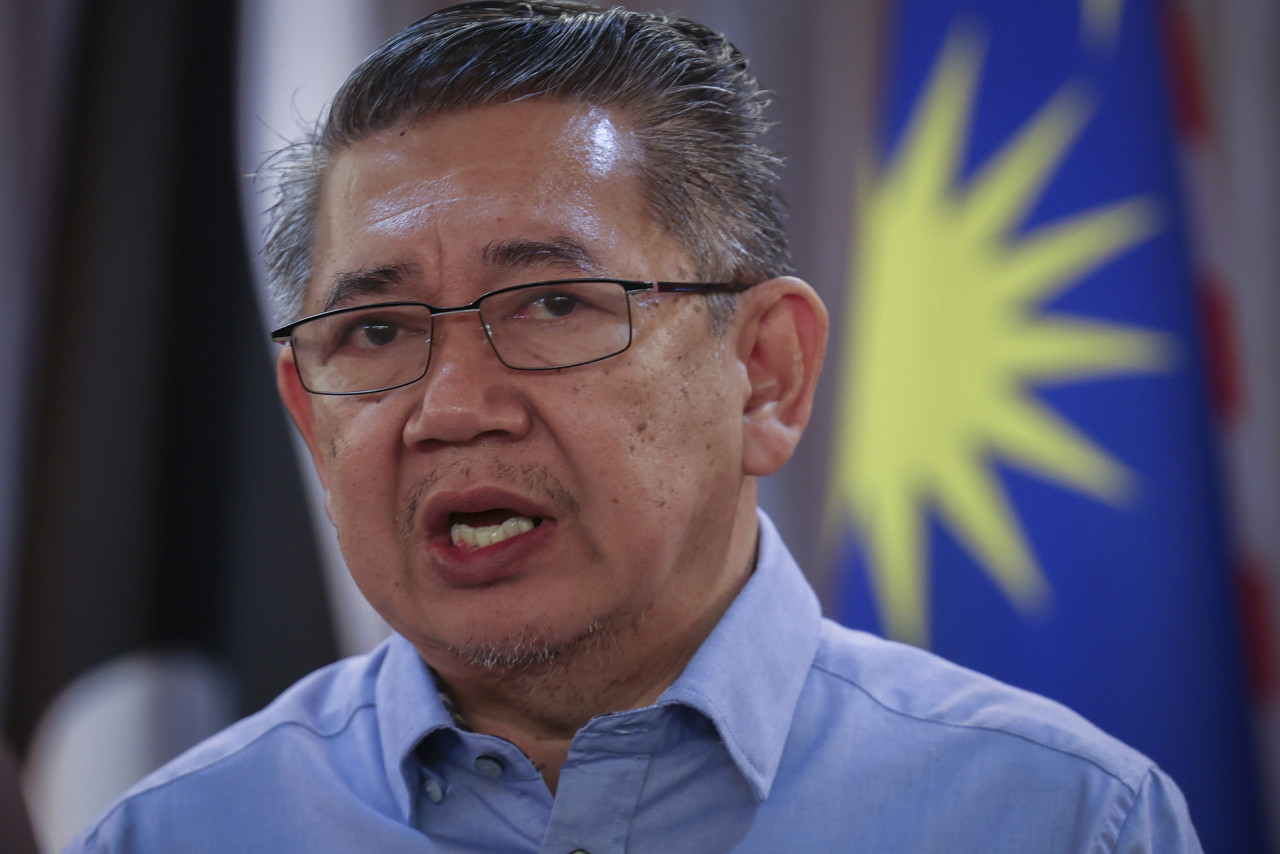 Kerusi Parlimen Pulai dan DUN Simpang Jeram kosong susulan kematian Allahyarham Salahuddin Ayub selaku penyandang - gambar fail