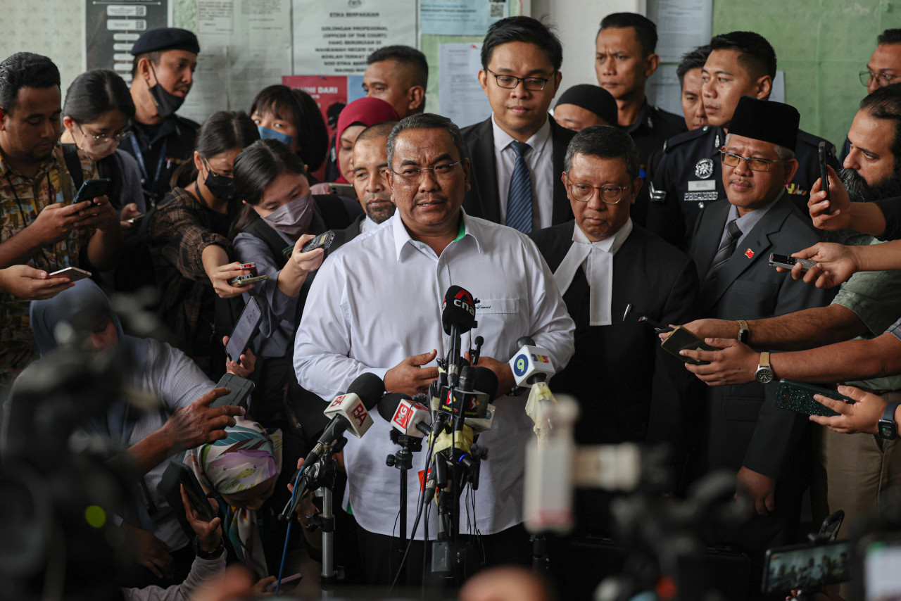 Muhammad Sanusi mengaku tidak bersalah atas dua pertuduhan berkaitan kenyataan 3R - gambar BERNAMA