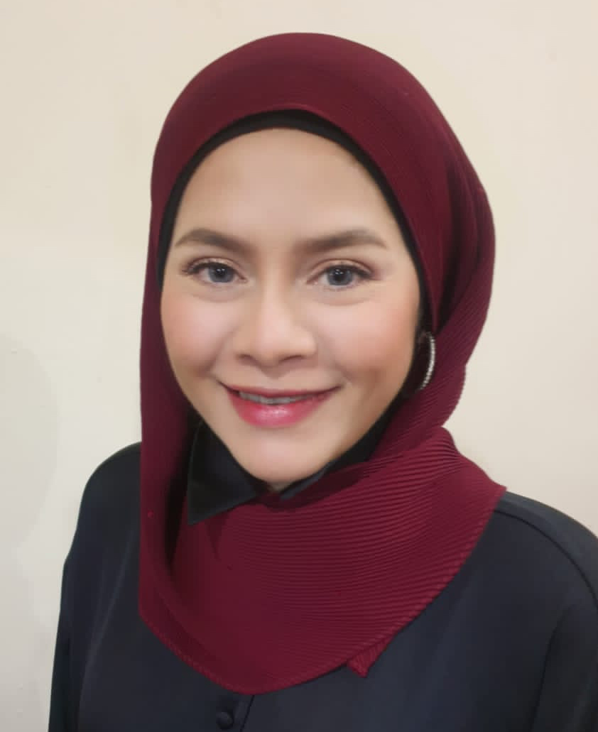 Menurut kenyataan dikeluarkan New Straits Times Press (NSTP) Bhd hari ini, tempat Ahmad Lokman Mansor bakal diisi oleh Farrah Naz Karim berkuatkuasa 15 September - Gambar Fail