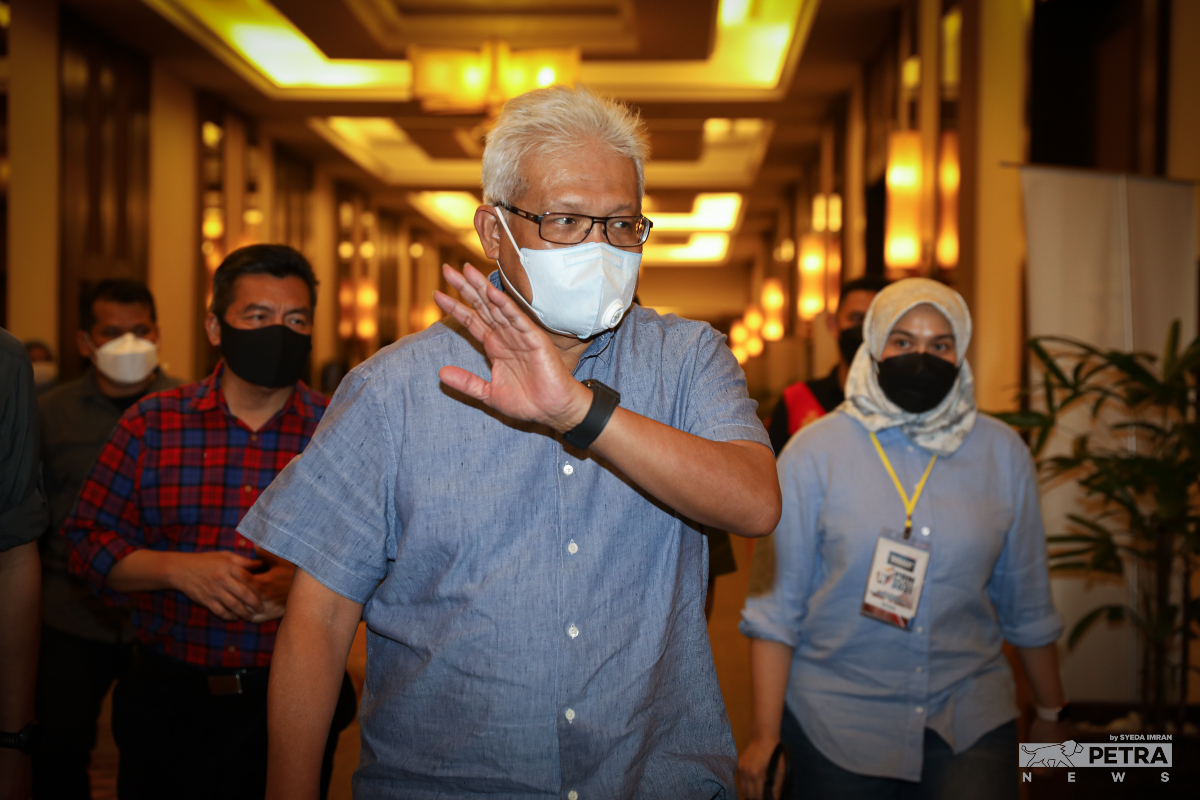 Hamzah Zainuddin - Gambar Syeda Imran