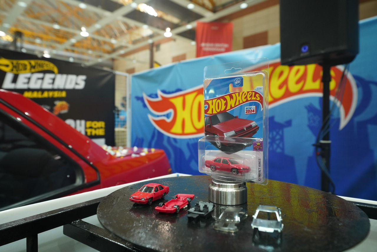 Model yang berskala 1:64 merupakan Proton Saga ikonik tahun 1985