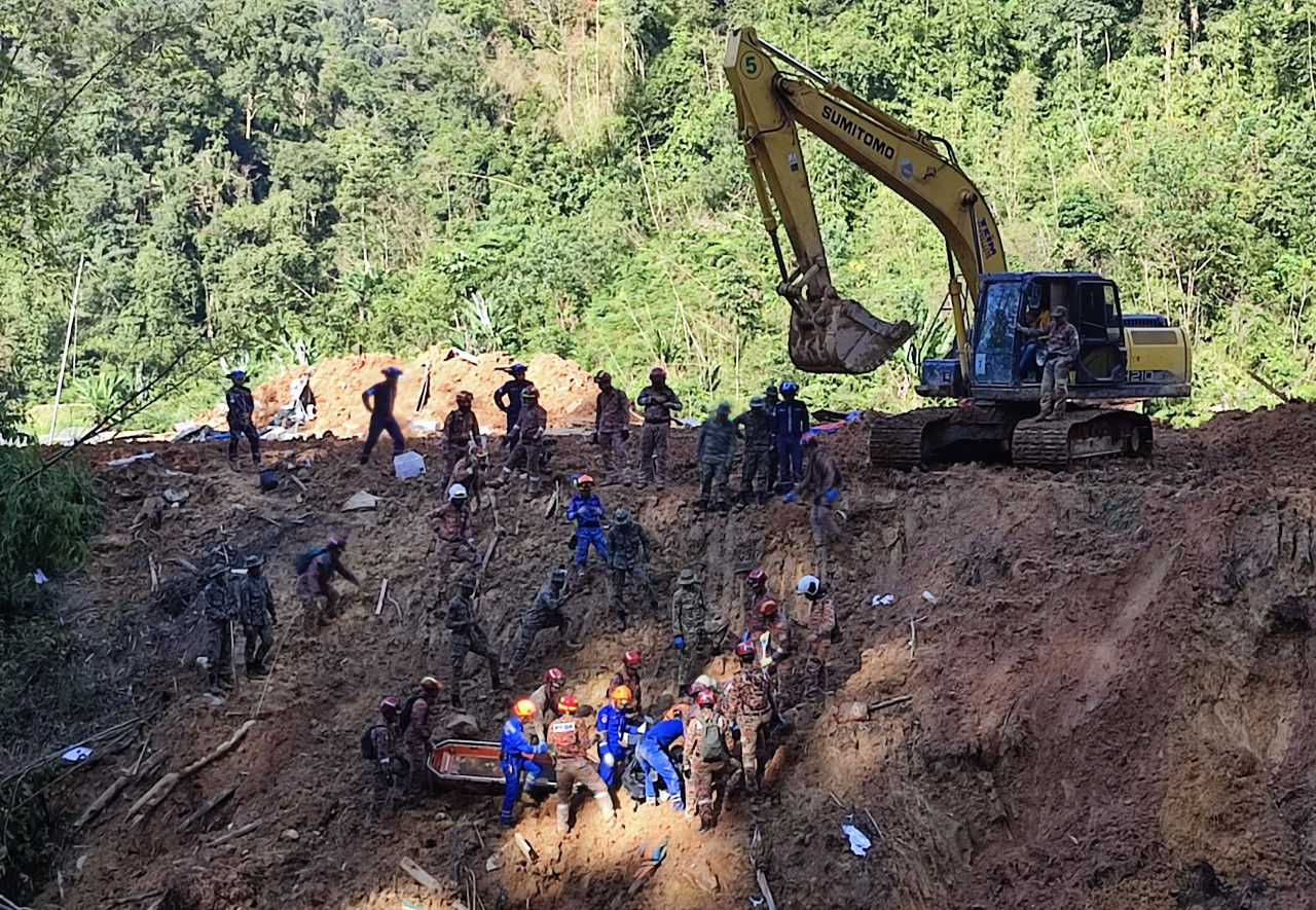 Menurut JBPM, mangsa ditemui sekitar jam 4.53 petang tadi - Gambar Jabatan Bomba dan Penyelamat Malaysia