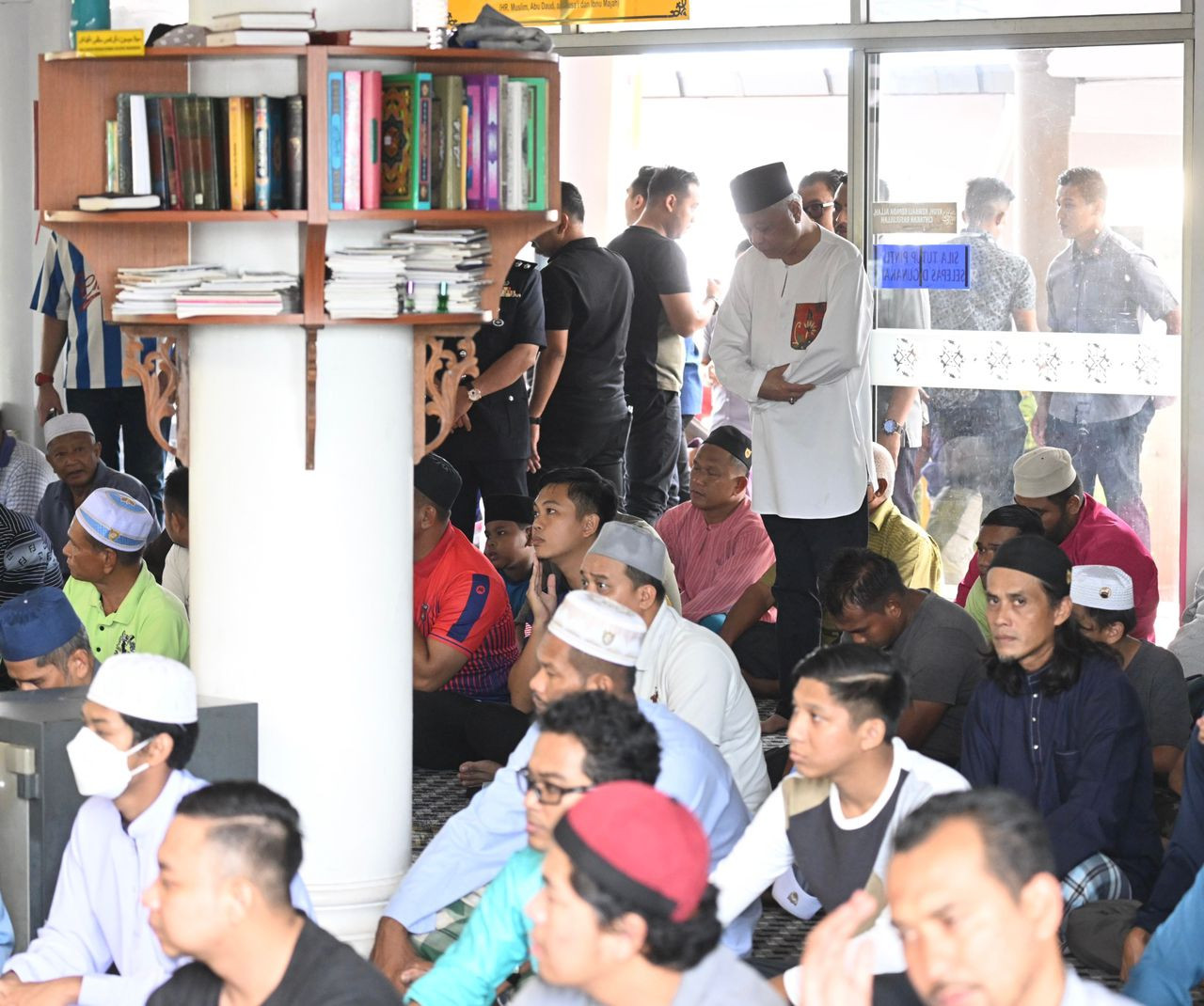 Sebagai seorang pemimpin yang dikenali mesra rakyat, Ismail Sabri tidak canggung bersama penduduk setempat, termasuk di kawasan pedalaman, antaranya warga Felda