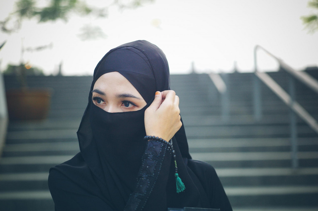 Purdah dipakai bakal tunang perlu dibuka untuk si lelaki melihat keseluruhan wajah mengikut syarak