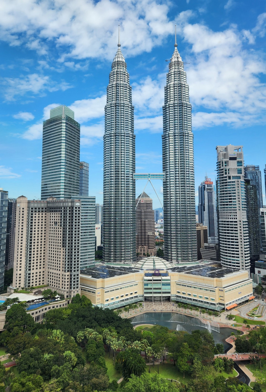Malaysia membangun dengan pesat ketika Dr Mahathir mentadbir kali pertama sebagai Perdana Menteri Ke-4 - Gambar fail